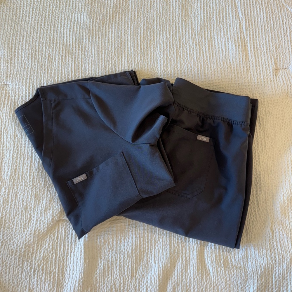 Figs Scrub Set Charcoal -Catarina Top/High Waisted Livingston Bottom Size L
